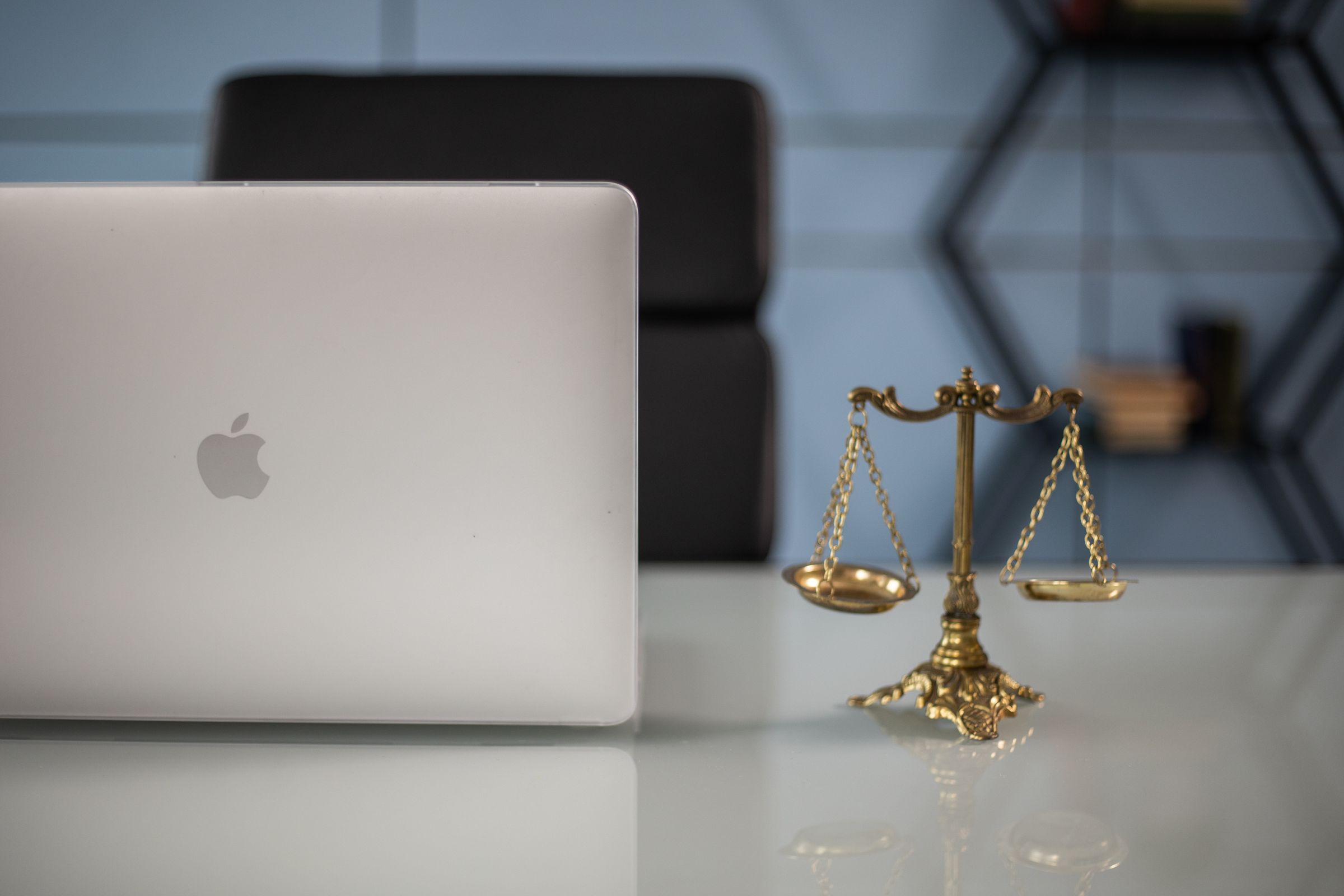 Tutela legale per privati professionisti e imprese